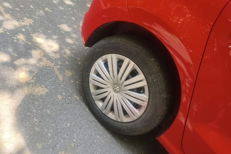Used Volkswagen Polo 2016 1.6L Automatic Comfort Model Right Rear Wheel Hub