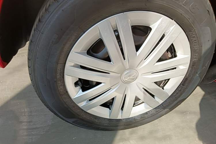 Used Volkswagen Polo 2016 1.4L Automatic Trendy Model Right Rear Wheel Hub