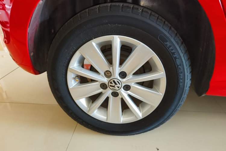Used Volkswagen Polo 2016 1.4L Automatic Trendy Model Right Rear Wheel Hub