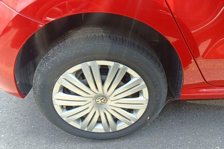 Used Volkswagen Polo 2016 1.6L Automatic Comfort Model Right Rear Wheel Hub