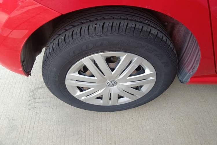 Used Volkswagen Polo 2016 1.4L Manual Fashion Model Right Rear Wheel Hub