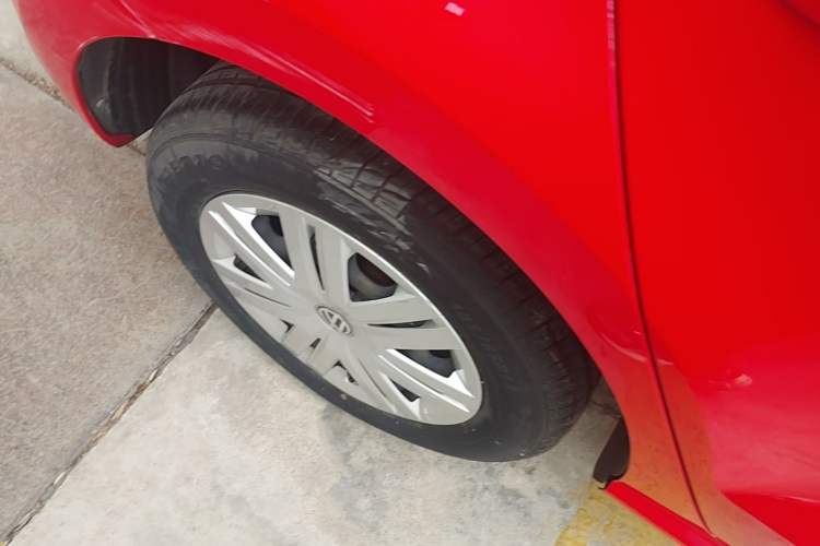 Used Volkswagen Polo 2016 1.4L Manual Fashion Model Right Rear Wheel Hub