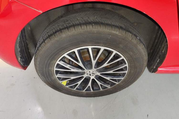 Used Volkswagen Polo 2016 1.4L Automatic Trendy Model Right Rear Wheel Hub