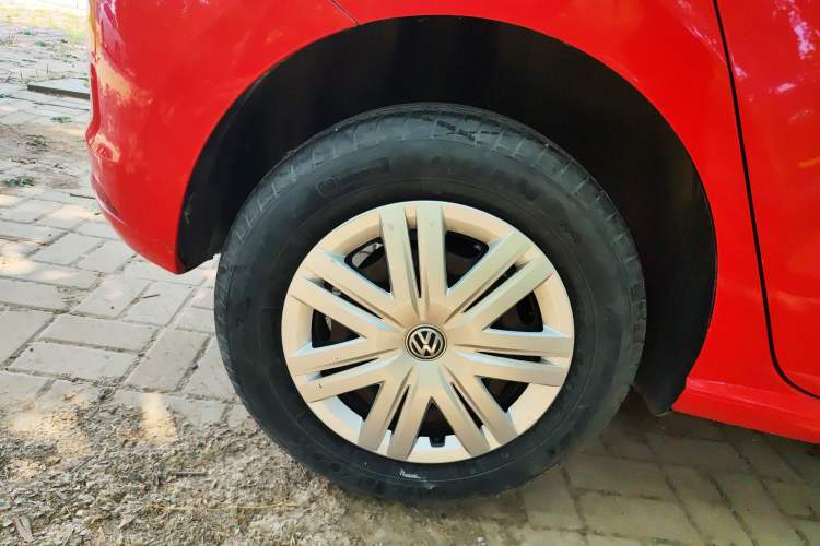 Used Volkswagen Polo 2016 1.4L Automatic Trendy Model Right Rear Wheel Hub