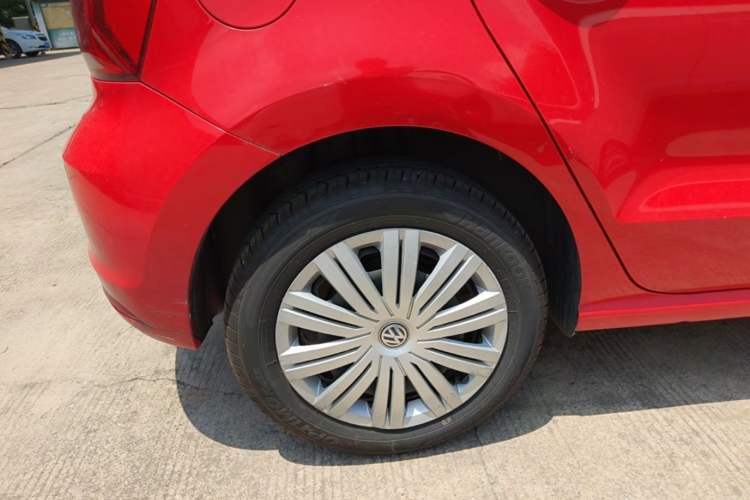 Used Volkswagen Polo 2016 1.6L Automatic Comfort Model Right Rear Wheel Hub