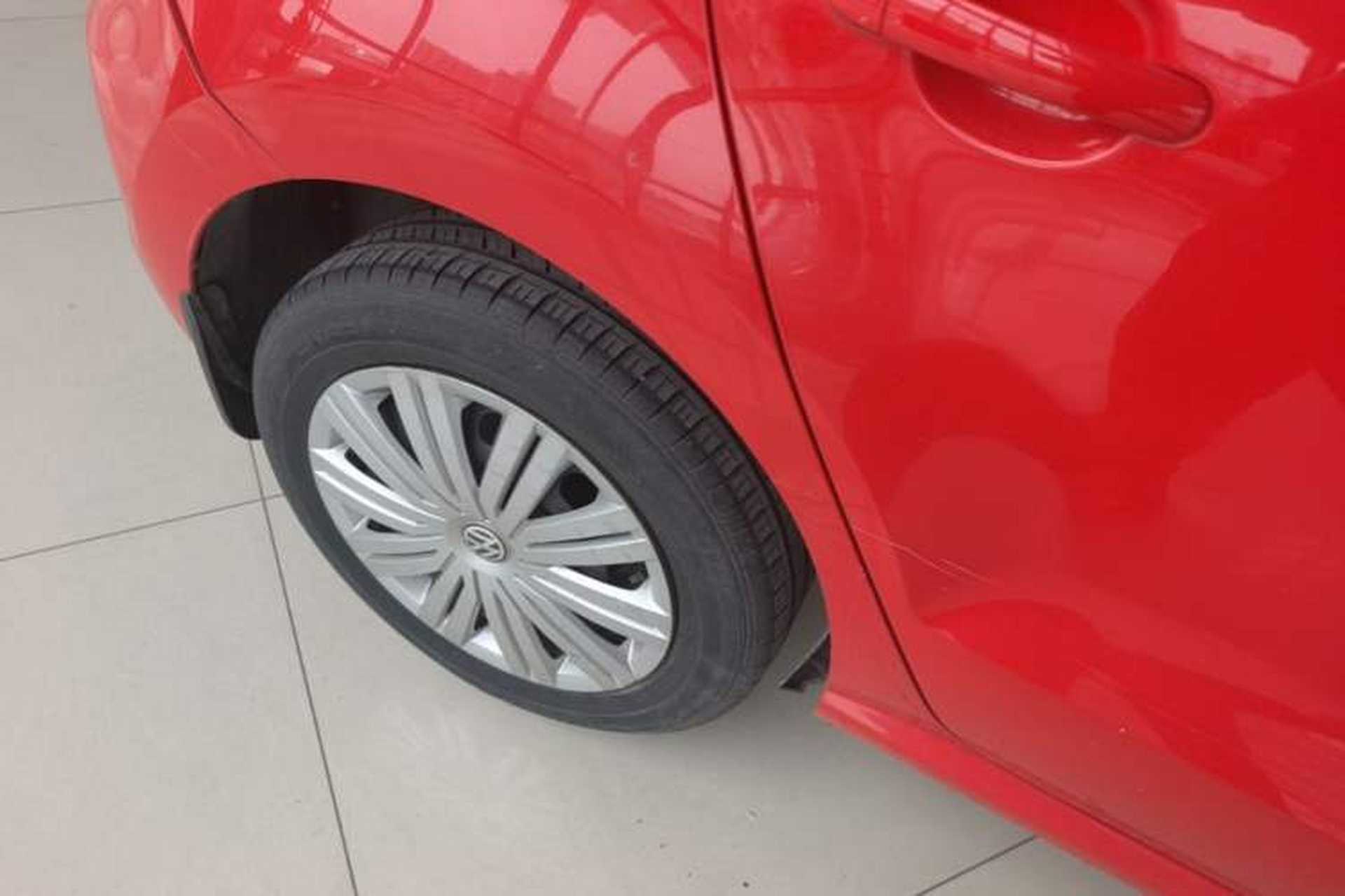 Used Volkswagen Polo 2016 1.6L Automatic Comfort Model Right Rear Wheel Hub