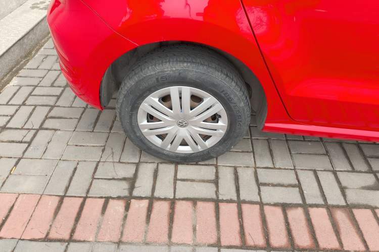 Used Volkswagen Polo 2016 1.4L Automatic Trendy Model Right Rear Wheel Hub