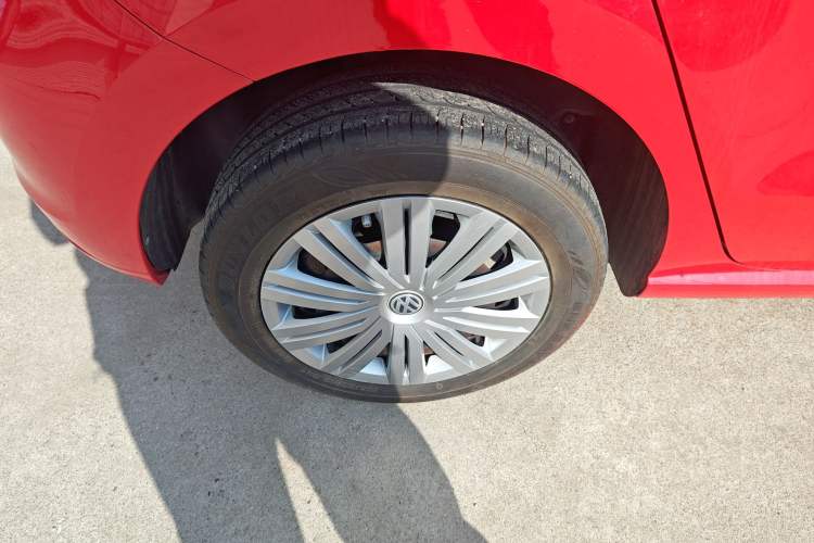Used Volkswagen Polo 2016 1.6L Automatic Comfort Model Right Rear Wheel Hub