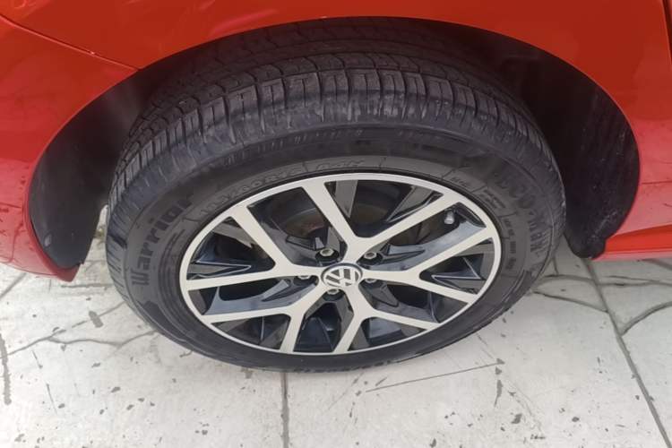 Used Volkswagen Polo 2016 1.6L Automatic Comfort Model Right Rear Wheel Hub