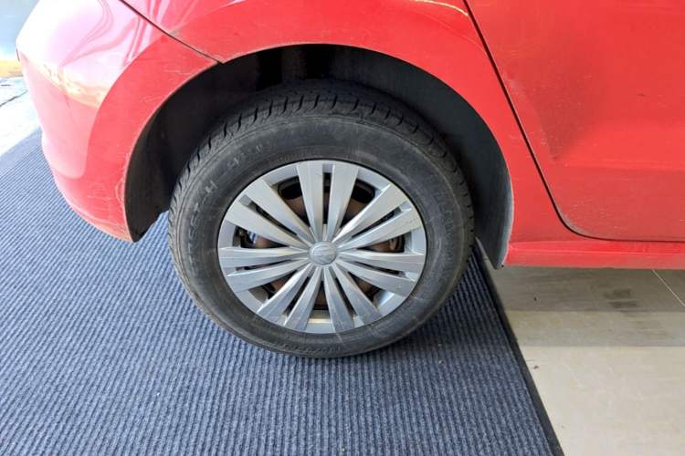 Used Volkswagen Polo 2016 1.4L Automatic Trendy Model Right Rear Wheel Hub