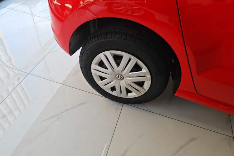 Used Volkswagen Polo 2016 1.4L Automatic Trendy Model Right Rear Wheel Hub