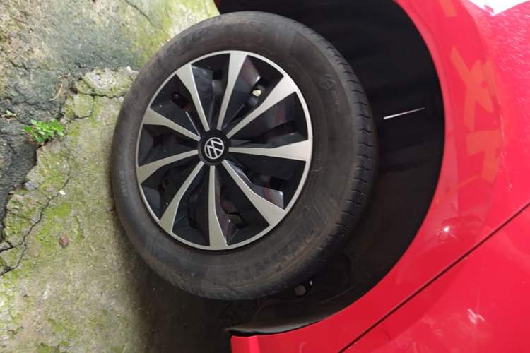 Used Volkswagen Polo 2016 1.4L Automatic Trendy Model Right Rear Wheel Hub