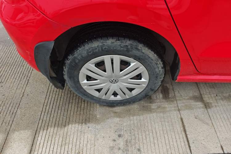 Used Volkswagen Polo 2016 1.4L Manual Fashion Model Right Rear Wheel Hub