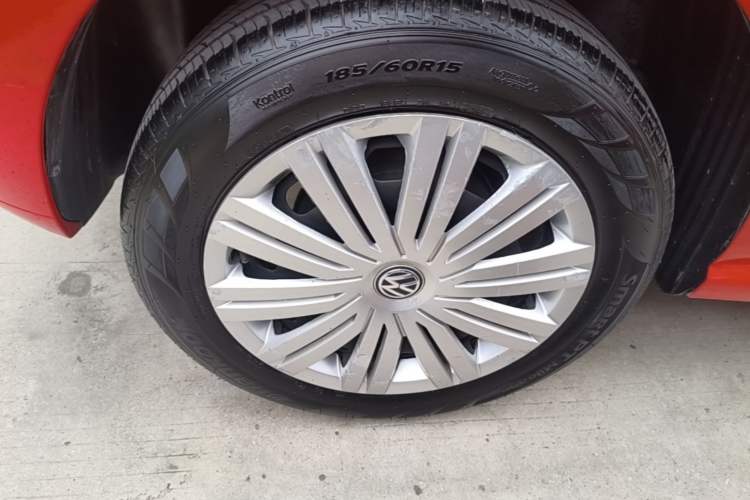 Used Volkswagen Polo 2016 1.6L Automatic Comfort Model Right Rear Wheel Hub