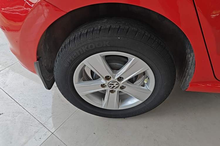 Used Volkswagen Polo 2016 1.4L Automatic Trendy Model Right Rear Wheel Hub