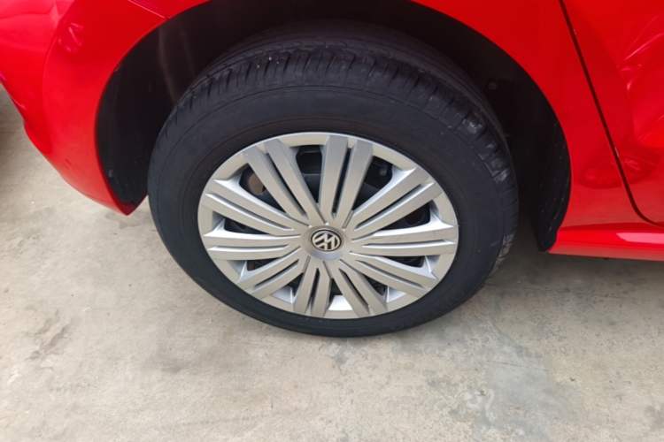 Used Volkswagen Polo 2016 1.6L Automatic Comfort Model Right Rear Wheel Hub