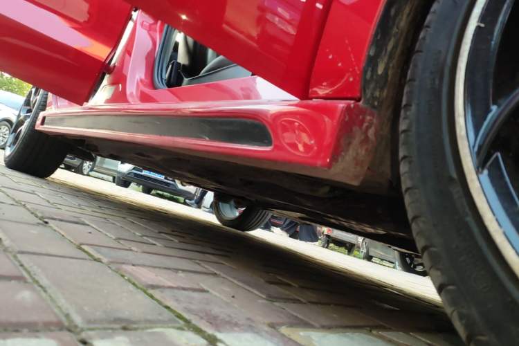 Used Volkswagen Polo 2016 1.4L Manual Fashion Model Right Side Sill