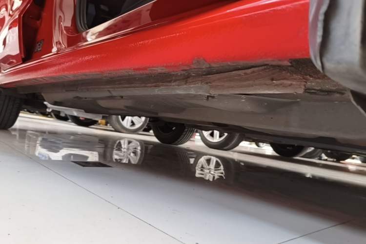 Used Volkswagen Polo 2016 1.6L Automatic Comfort Model Right Side Sill