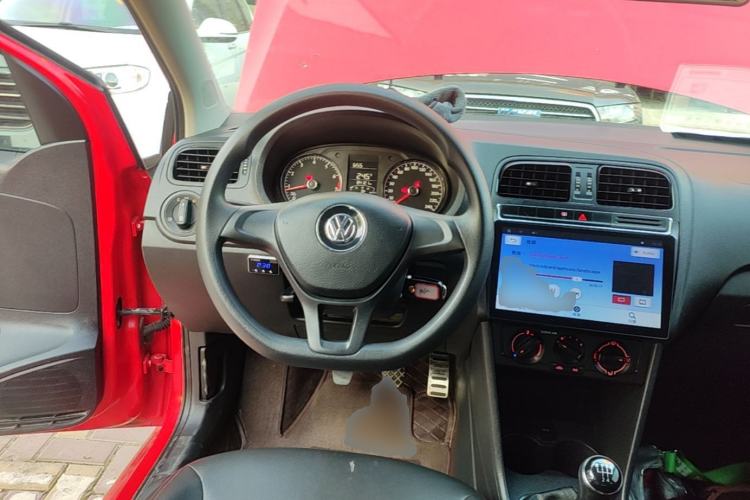 Used Volkswagen Polo 2016 1.4L Manual Fashion Model Steering Wheel
