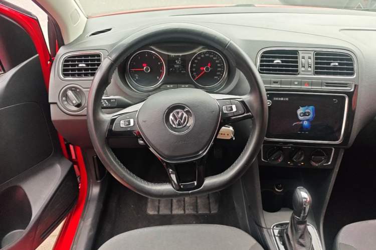 Used Volkswagen Polo 2016 1.6L Automatic Comfort Model Steering Wheel