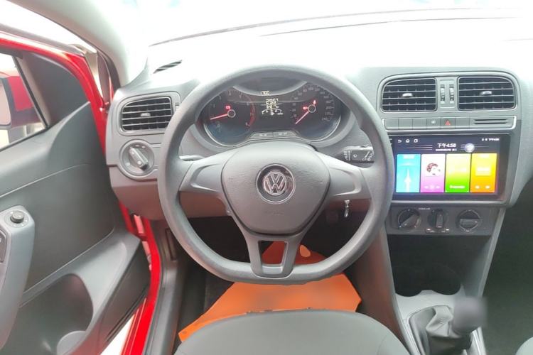 Used Volkswagen Polo 2016 1.4L Manual Fashion Model Steering Wheel