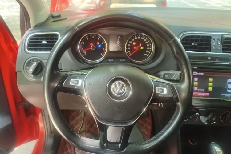 Used Volkswagen Polo 2016 1.6L Automatic Comfort Model Steering Wheel