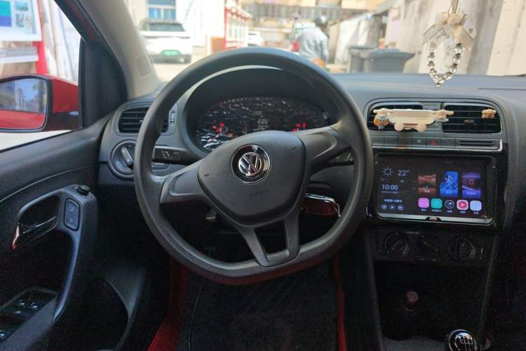 Used Volkswagen Polo 2016 1.4L Manual Fashion Model Steering Wheel