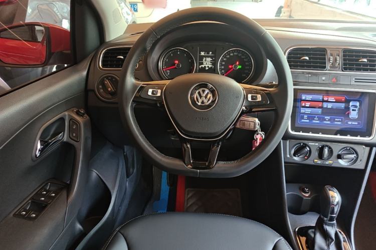 Used Volkswagen Polo 2016 1.6L Automatic Comfort Model Steering Wheel