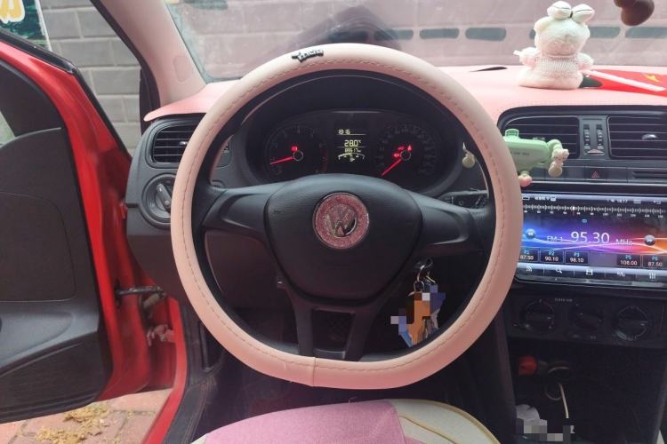 Used Volkswagen Polo 2016 1.4L Manual Fashion Model Steering Wheel