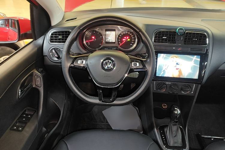 Used Volkswagen Polo 2016 1.6L Automatic Comfort Model Steering Wheel