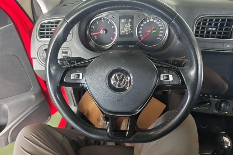 Used Volkswagen Polo 2016 1.6L Automatic Comfort Model Steering Wheel