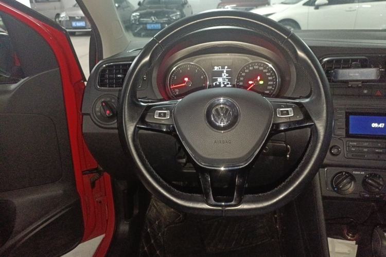 Used Volkswagen Polo 2016 1.6L Automatic Comfort Model Steering Wheel