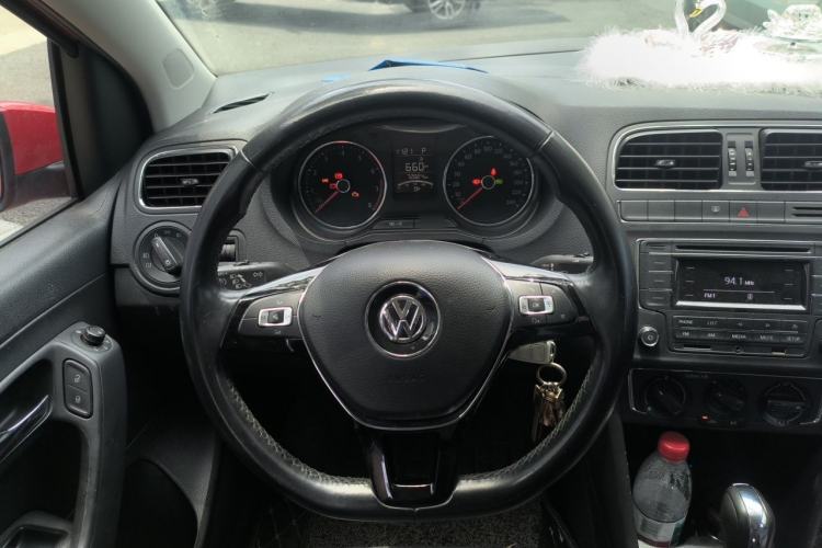 Used Volkswagen Polo 2016 1.6L Automatic Comfort Model Steering Wheel