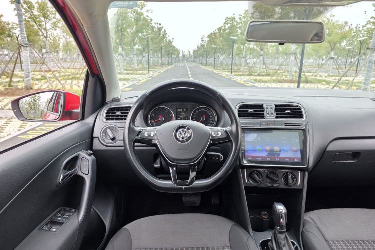 Used Volkswagen Polo 2016 1.6L Automatic Comfort Model Steering Wheel