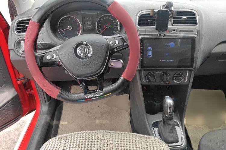 Used Volkswagen Polo 2016 1.6L Automatic Comfort Model Steering Wheel