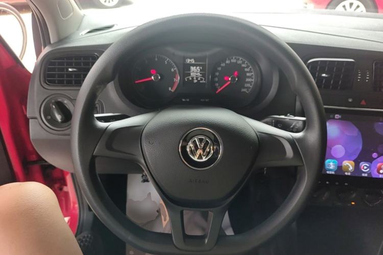 Used Volkswagen Polo 2016 1.4L Manual Fashion Model Steering Wheel