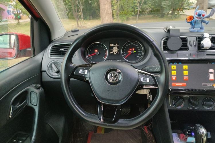 Used Volkswagen Polo 2016 1.6L Automatic Comfort Model Steering Wheel