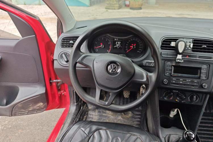 Used Volkswagen Polo 2016 1.4L Manual Fashion Model Steering Wheel