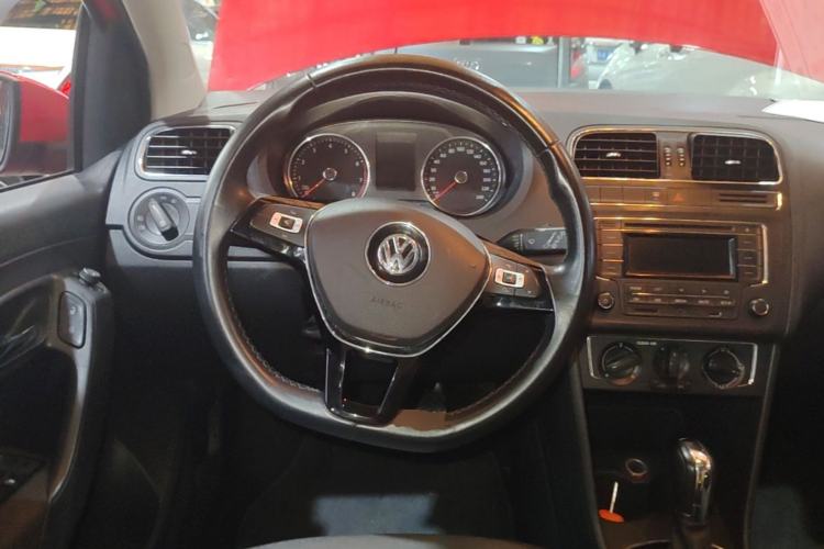 Used Volkswagen Polo 2016 1.6L Automatic Comfort Model Steering Wheel