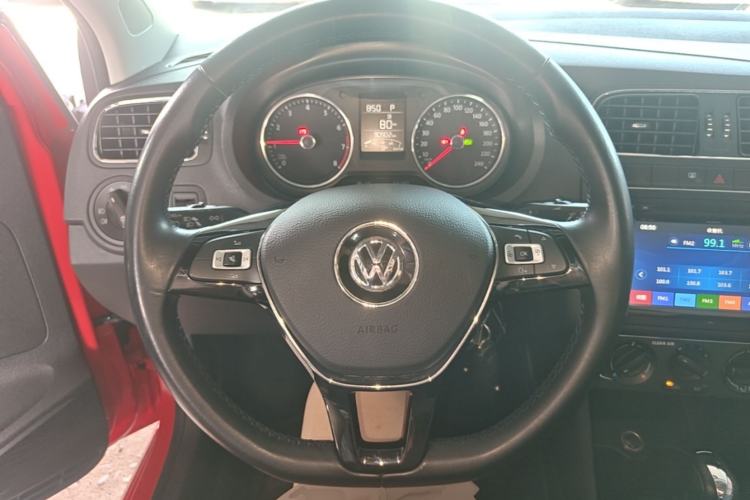 Used Volkswagen Polo 2016 1.6L Automatic Comfort Model Steering Wheel