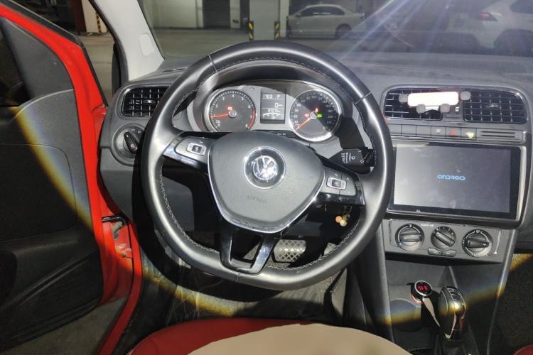 Used Volkswagen Polo 2016 1.6L Automatic Comfort Model Steering Wheel