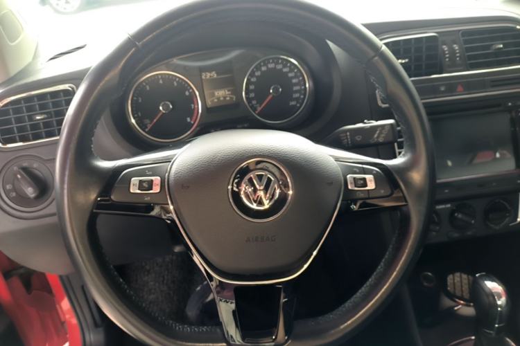 Used Volkswagen Polo 2016 1.6L Automatic Comfort Model Steering Wheel