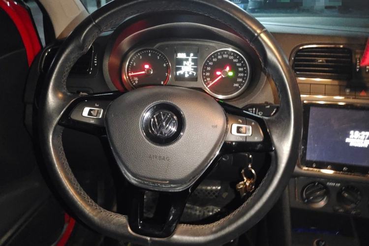 Used Volkswagen Polo 2016 1.6L Automatic Comfort Model Steering Wheel