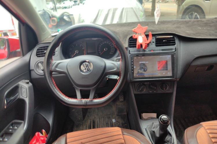 Used Volkswagen Polo 2016 1.4L Manual Fashion Model Steering Wheel