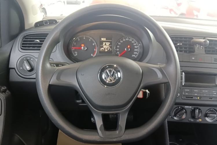 Used Volkswagen Polo 2016 1.4L Manual Fashion Model Steering Wheel
