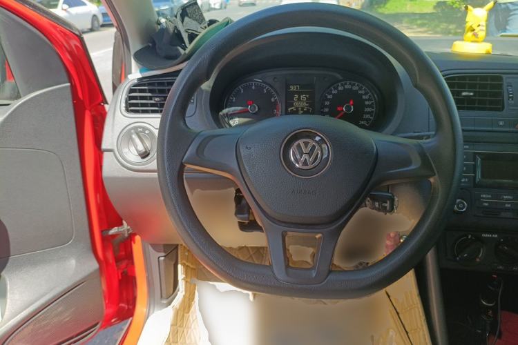Used Volkswagen Polo 2016 1.4L Manual Fashion Model Steering Wheel