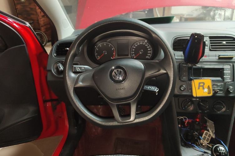 Used Volkswagen Polo 2016 1.4L Manual Fashion Model Steering Wheel