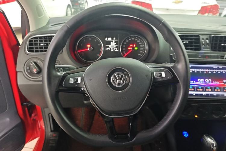 Used Volkswagen Polo 2016 1.6L Automatic Comfort Model Steering Wheel