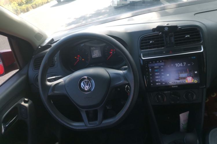 Used Volkswagen Polo 2016 1.4L Manual Fashion Model Steering Wheel