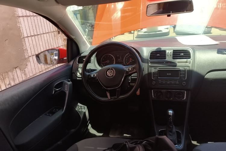 Used Volkswagen Polo 2016 1.6L Automatic Comfort Model Steering Wheel